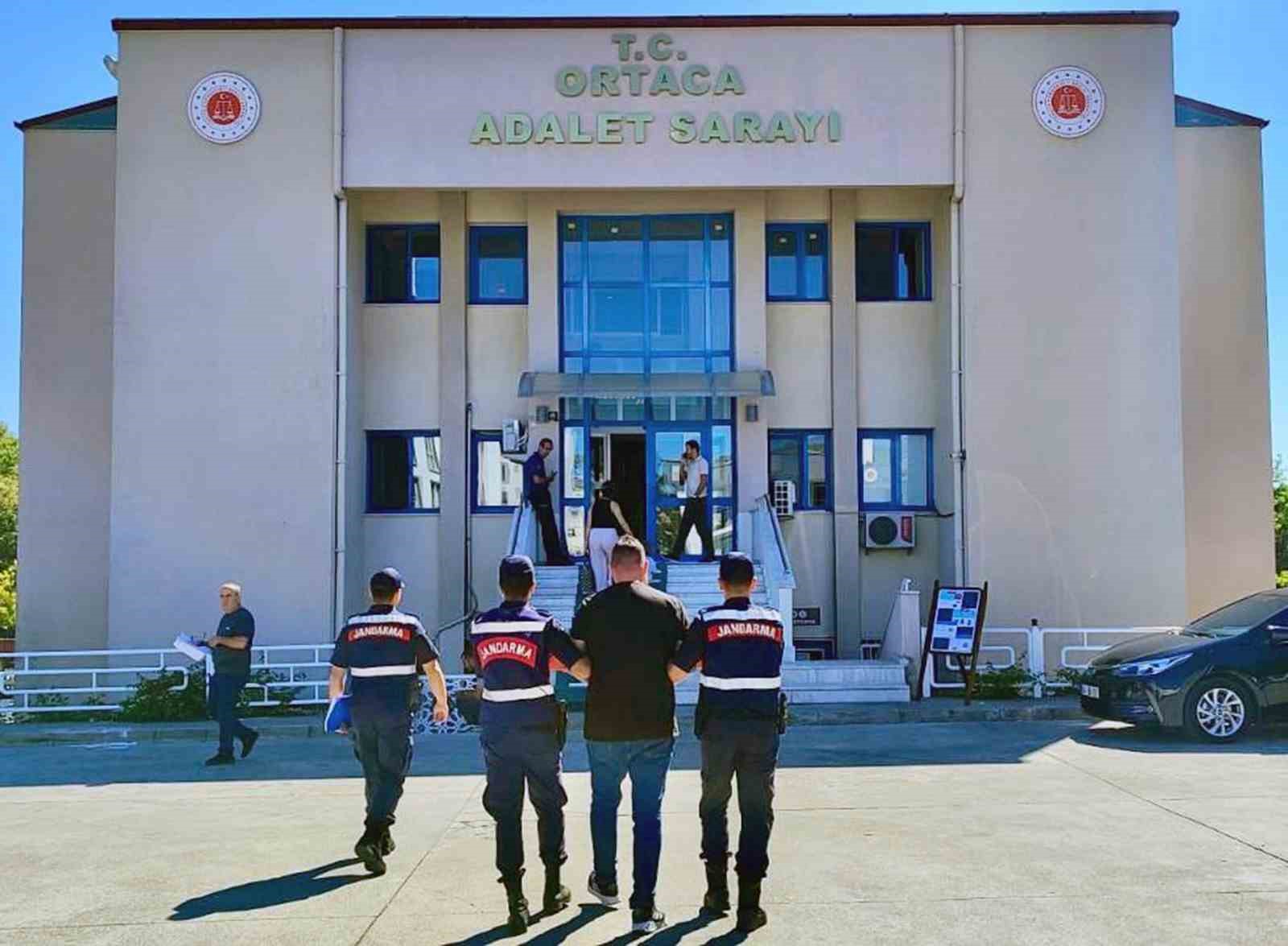 Yakalama kararı bulunan 2 şahıs yakalandı
