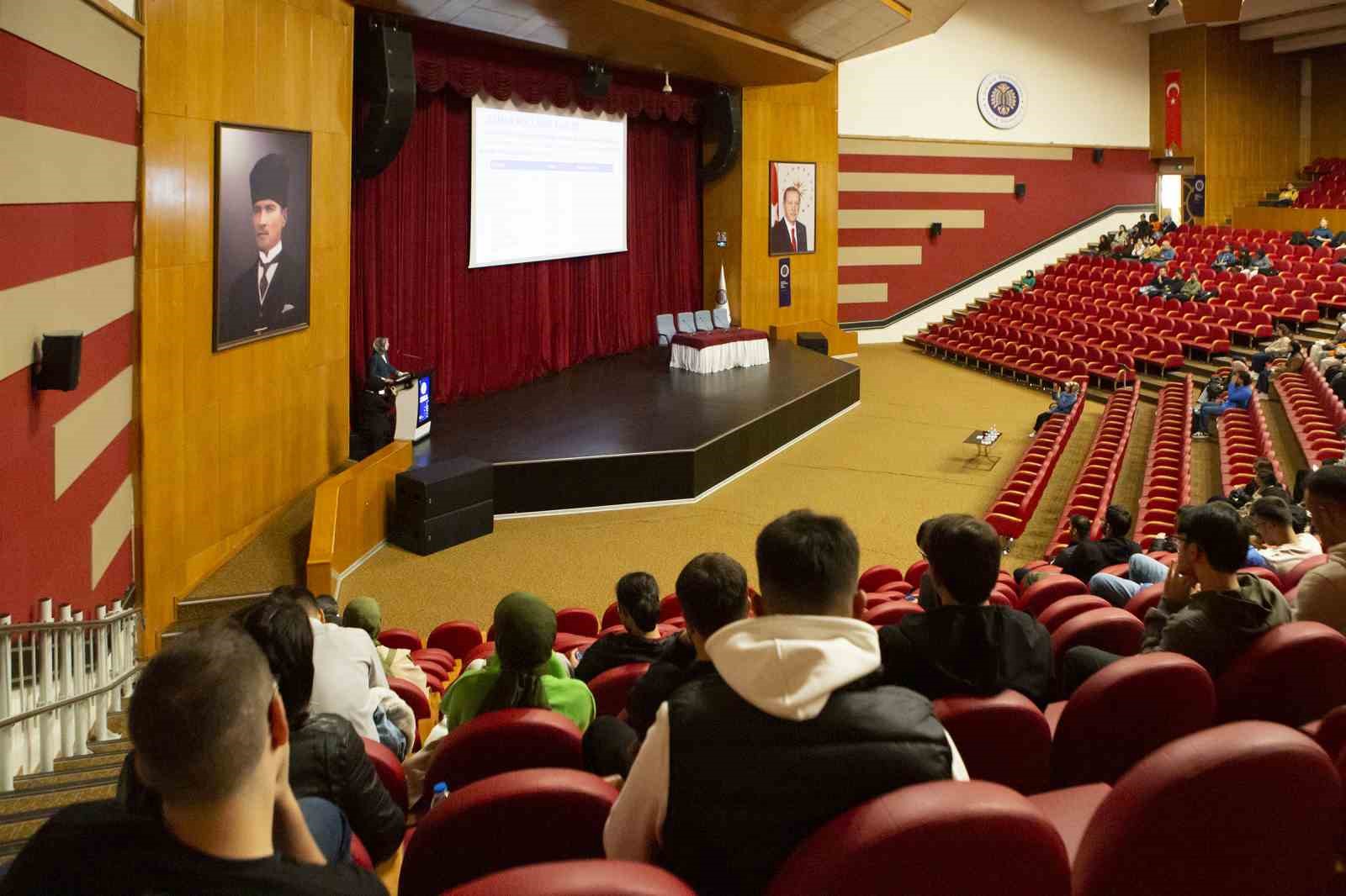 Atatürk Üniversitesi’nde oryantasyon programı devam ediyor
