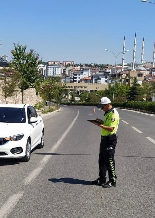 Bilecik’te trafik kurallarını ihlal eden sürücülere 194 bin lira cezai işlem
