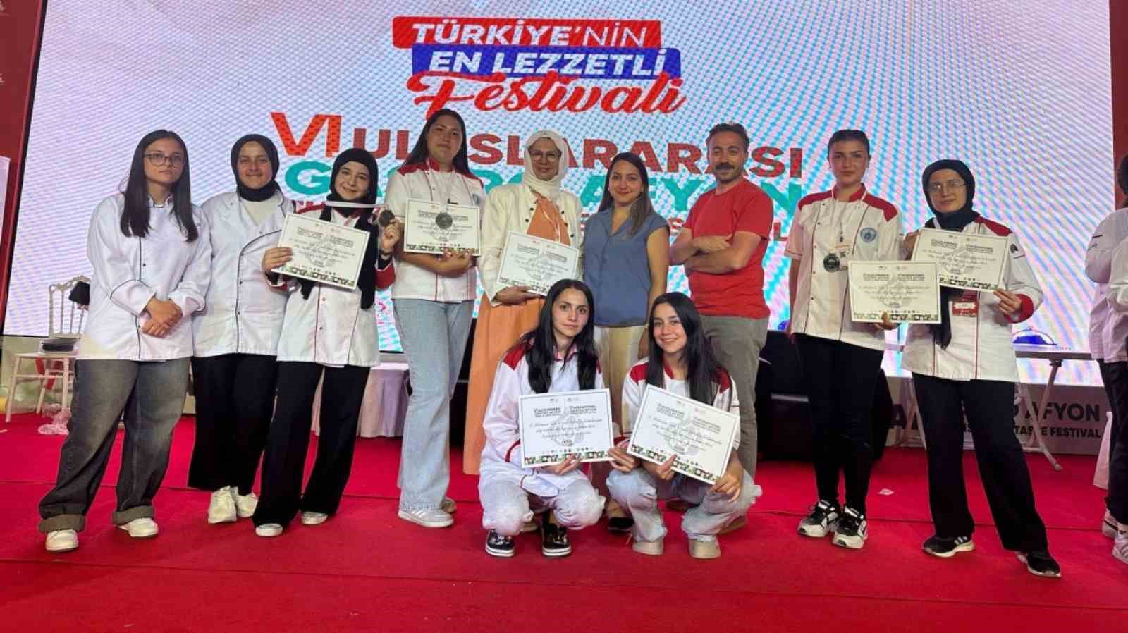 Kütahya Hayme Ana MTAL öğrencileri Turizm ve Lezzet Festivali’nde büyük başarı elde etti
