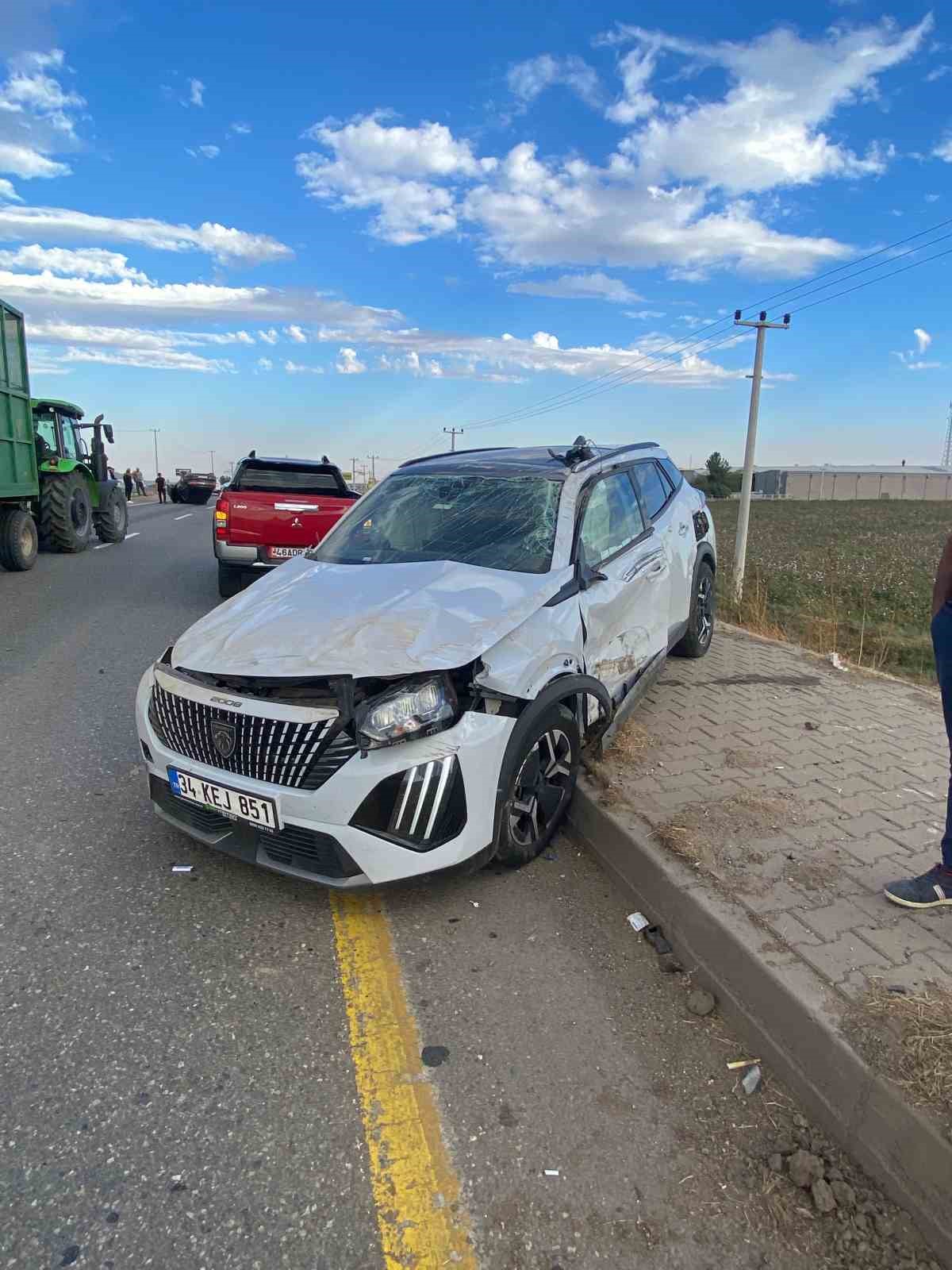 Bismil’de 2 otomobil çarpıştı: 3 yaralı
