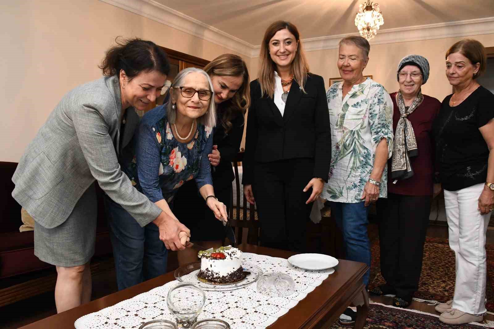 Balıkesir Büyükşehir’den Yaşlılar Günü’nde anlamlı ziyaretler
