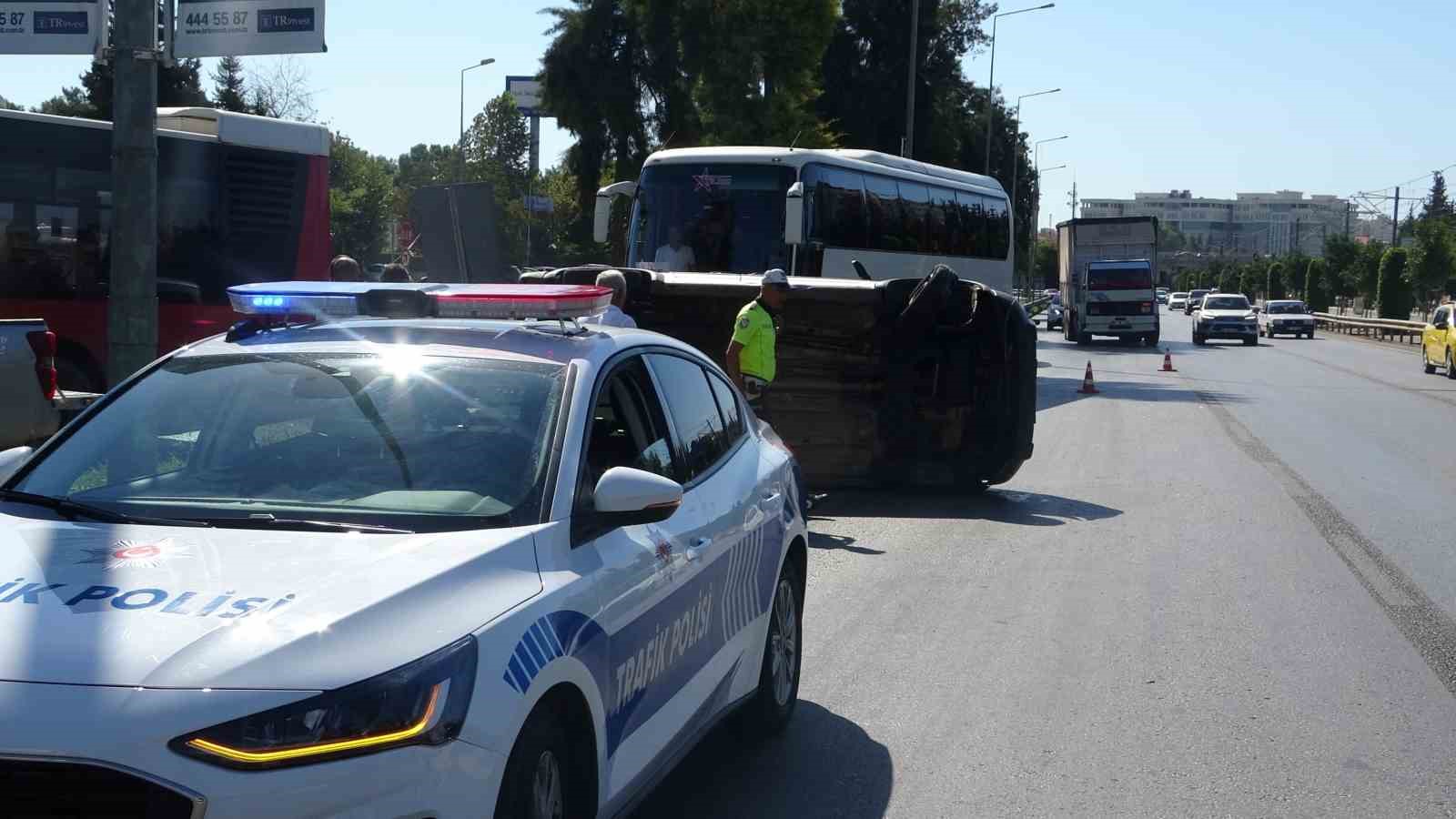 Takla atan araçtan burnu bile kanamadan çıktı
