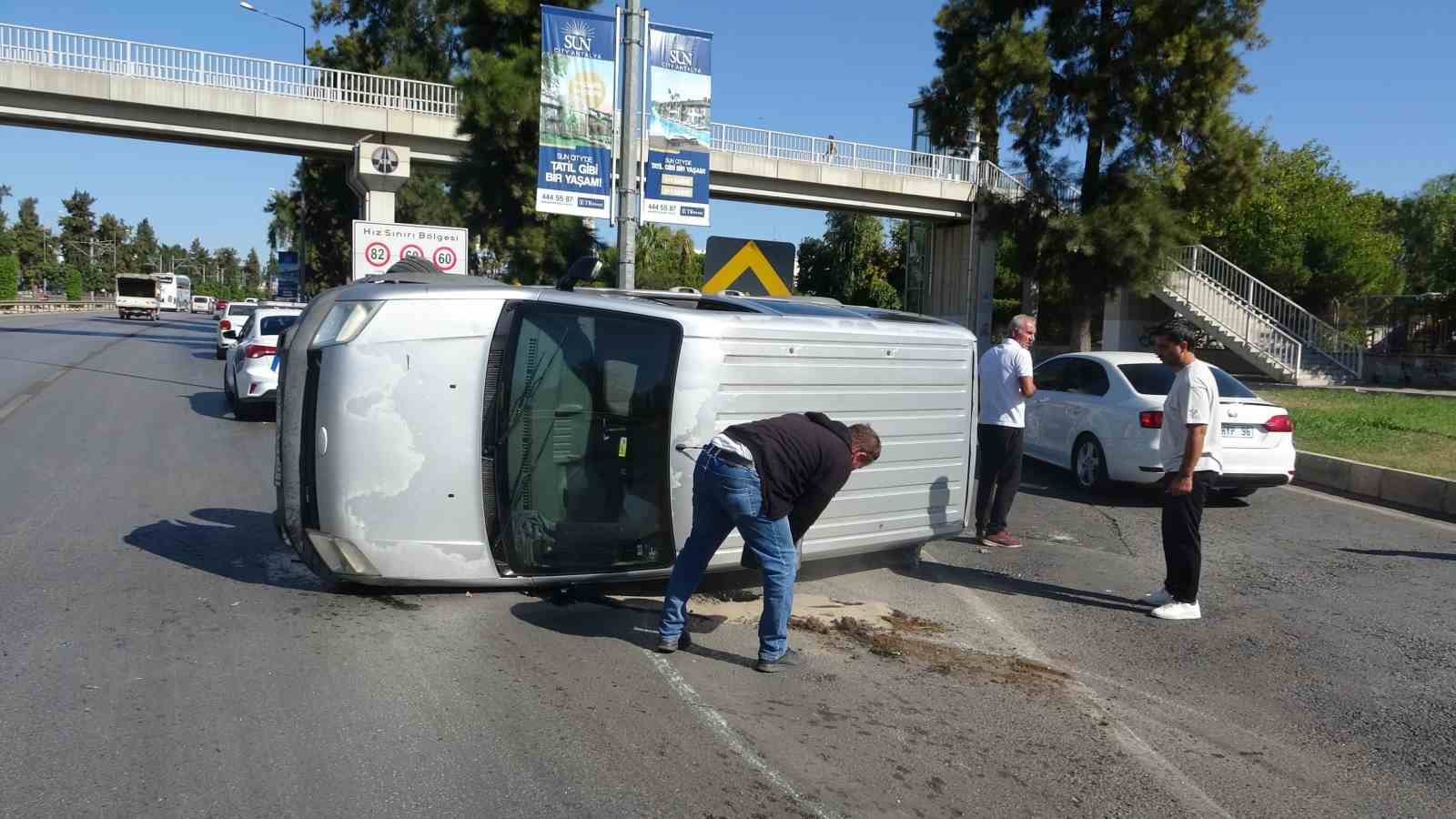 Takla atan araçtan burnu bile kanamadan çıktı
