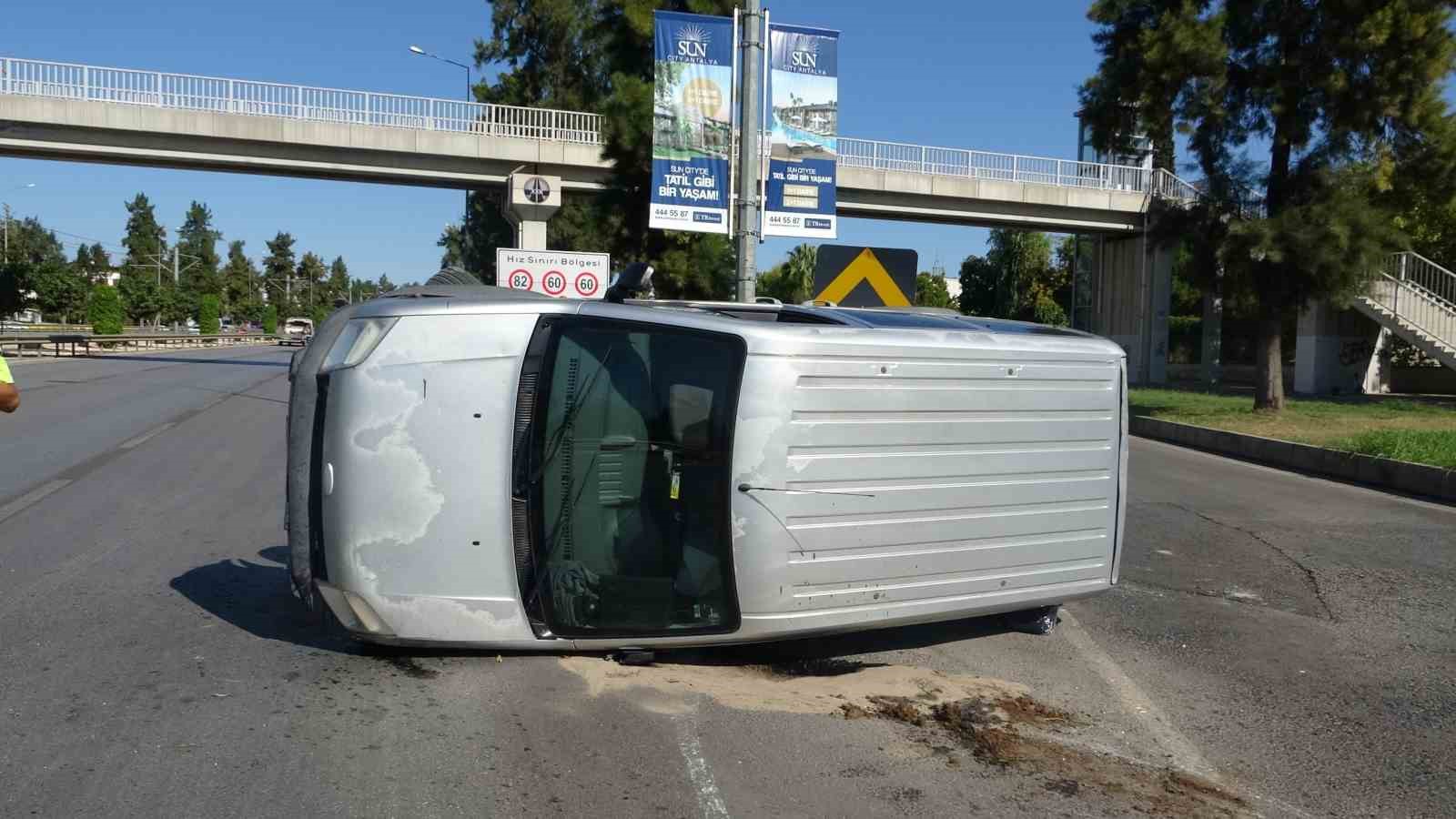 Takla atan araçtan burnu bile kanamadan çıktı
