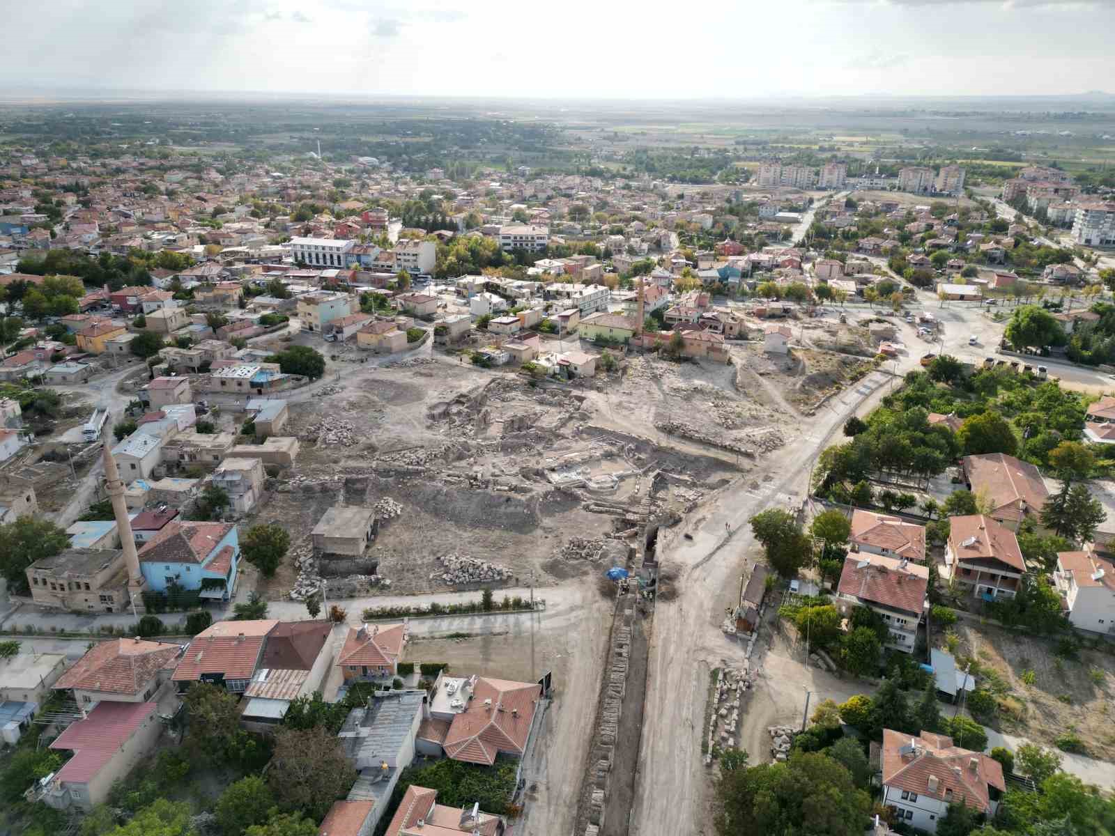 Tyana Antik Kenti’nden elde edilen eserler döneme ışık tutuyor
