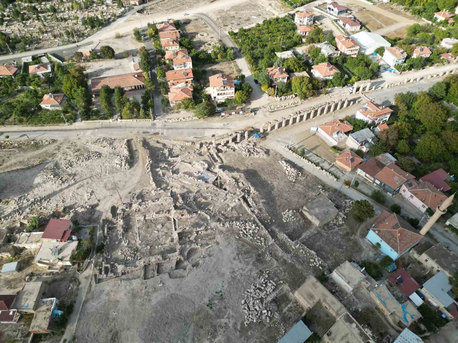 Tyana Antik Kenti’nden elde edilen eserler döneme ışık tutuyor
