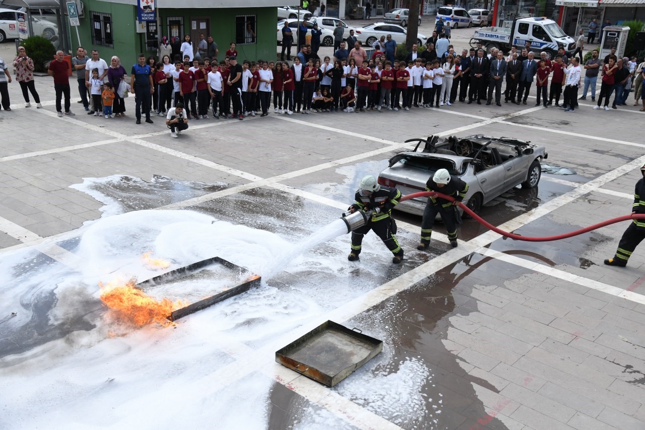 Osmaniye itfaiyesinden, kazada yaralı kurtarma ve yangın tatbikatı
