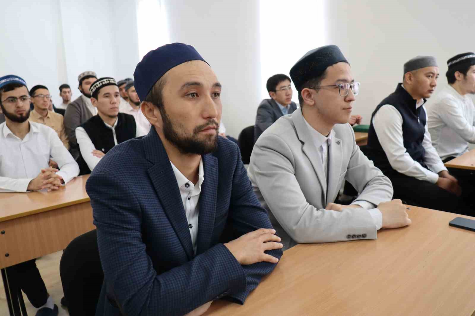 Diyanet İşleri Başkanı Erbaş, Kazakistan’da bir dizi ziyarette bulundu
