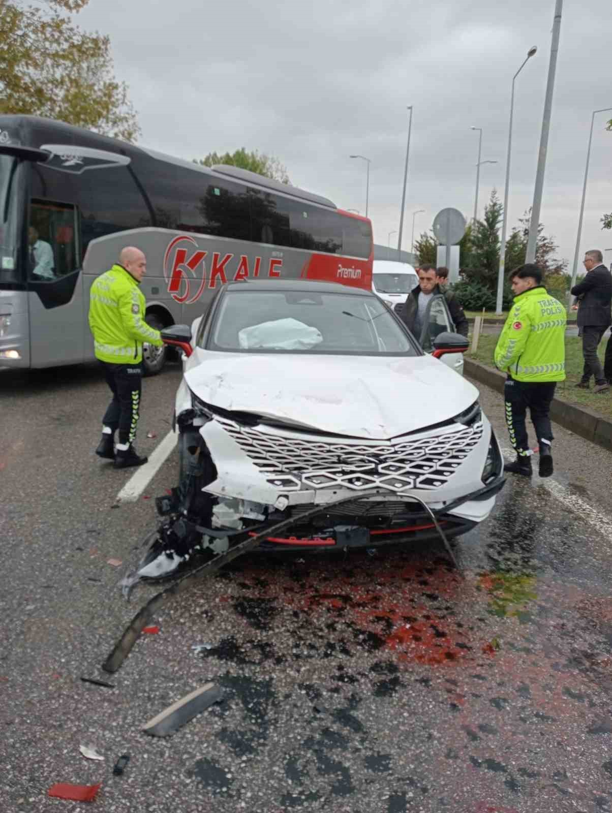 Çaycuma’da trafik kazası; 3 kişi yaralandı
