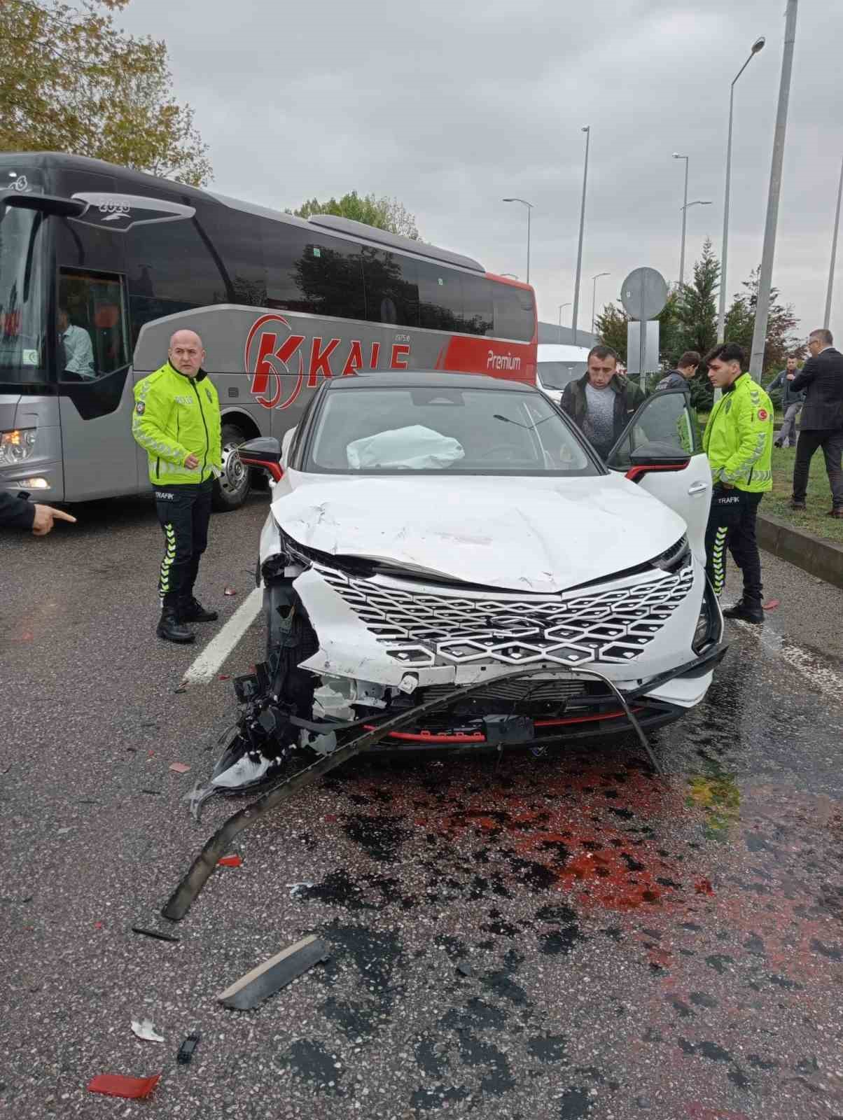 Çaycuma’da trafik kazası; 3 kişi yaralandı
