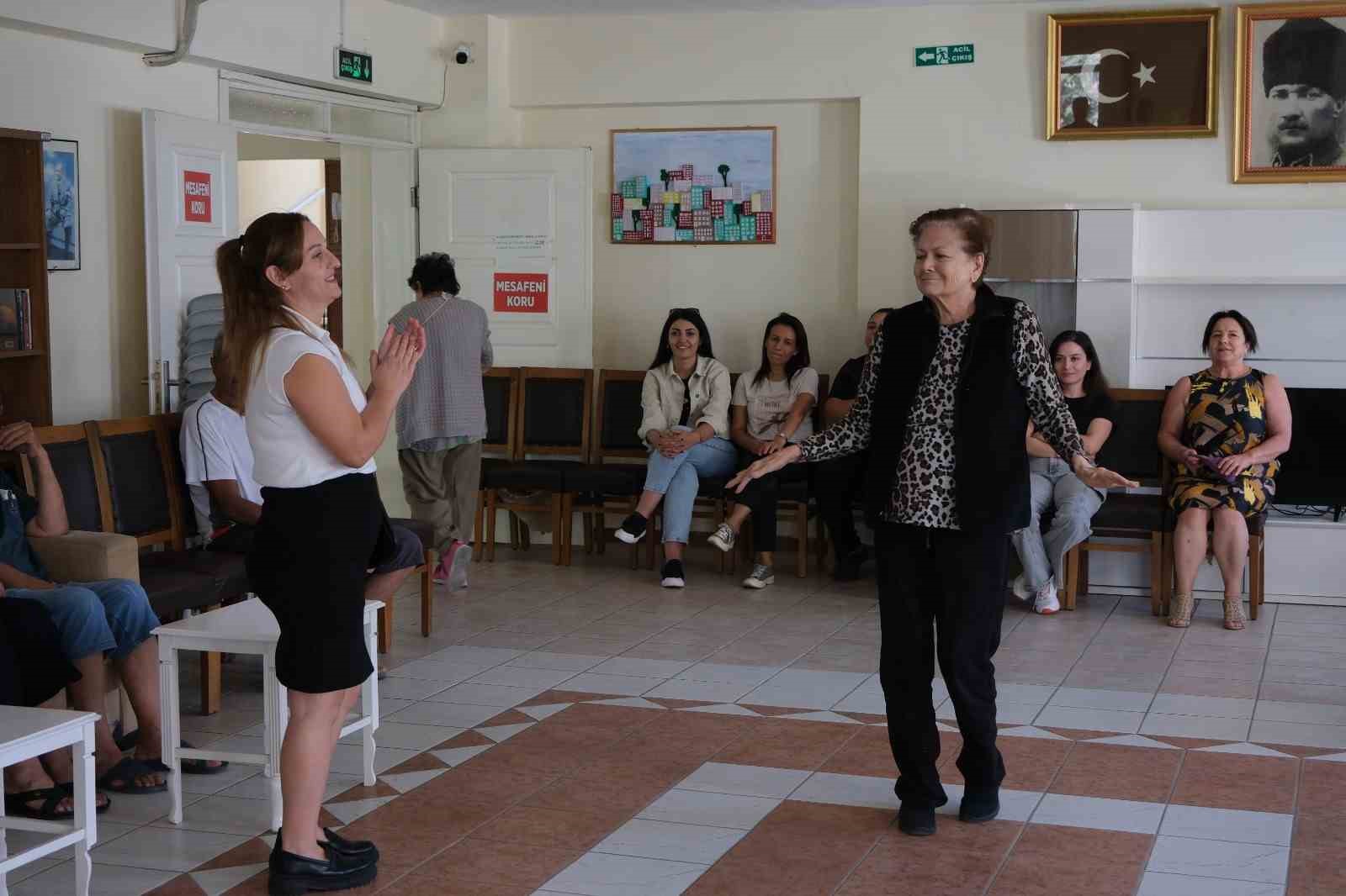 Aydın Büyükşehir Belediyesi Huzurevi’nde coşkulu kutlama
