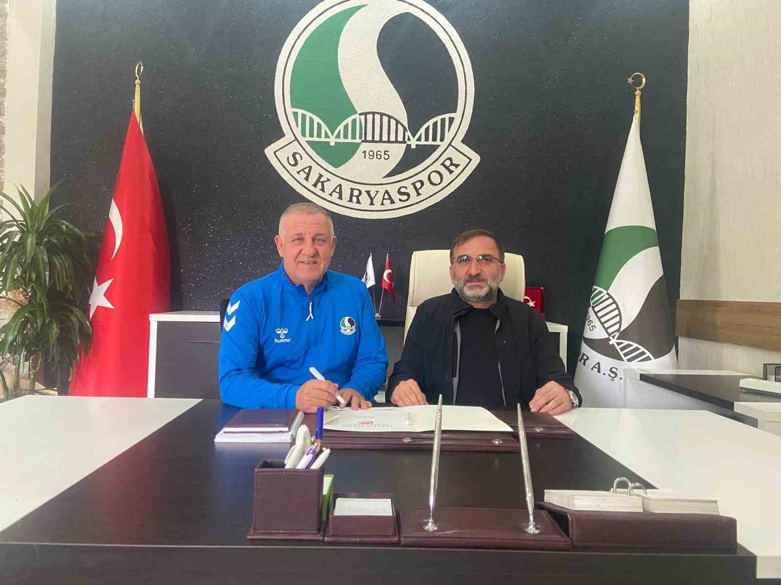 Sakaryaspor, teknik adam Mesut Bakkal ile anlaştı
