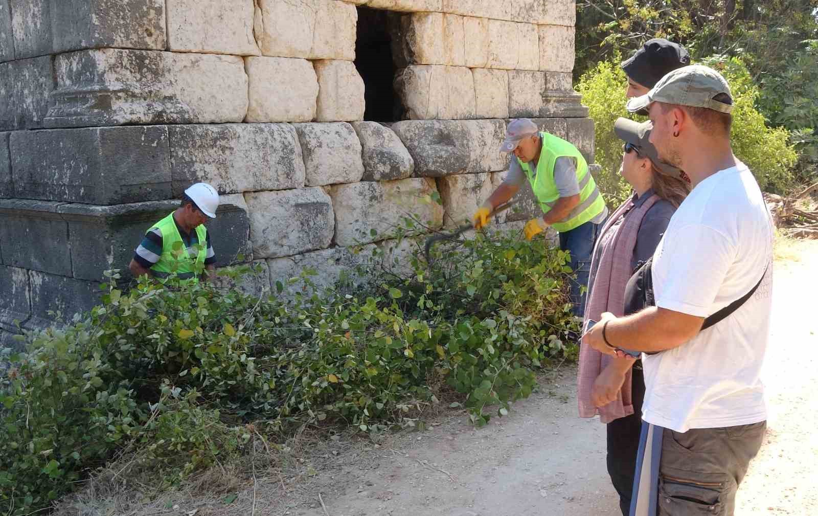 Kilikya bölgesinin en büyük Nekropolü temizlendi, adım adım turizme hazırlanıyor
