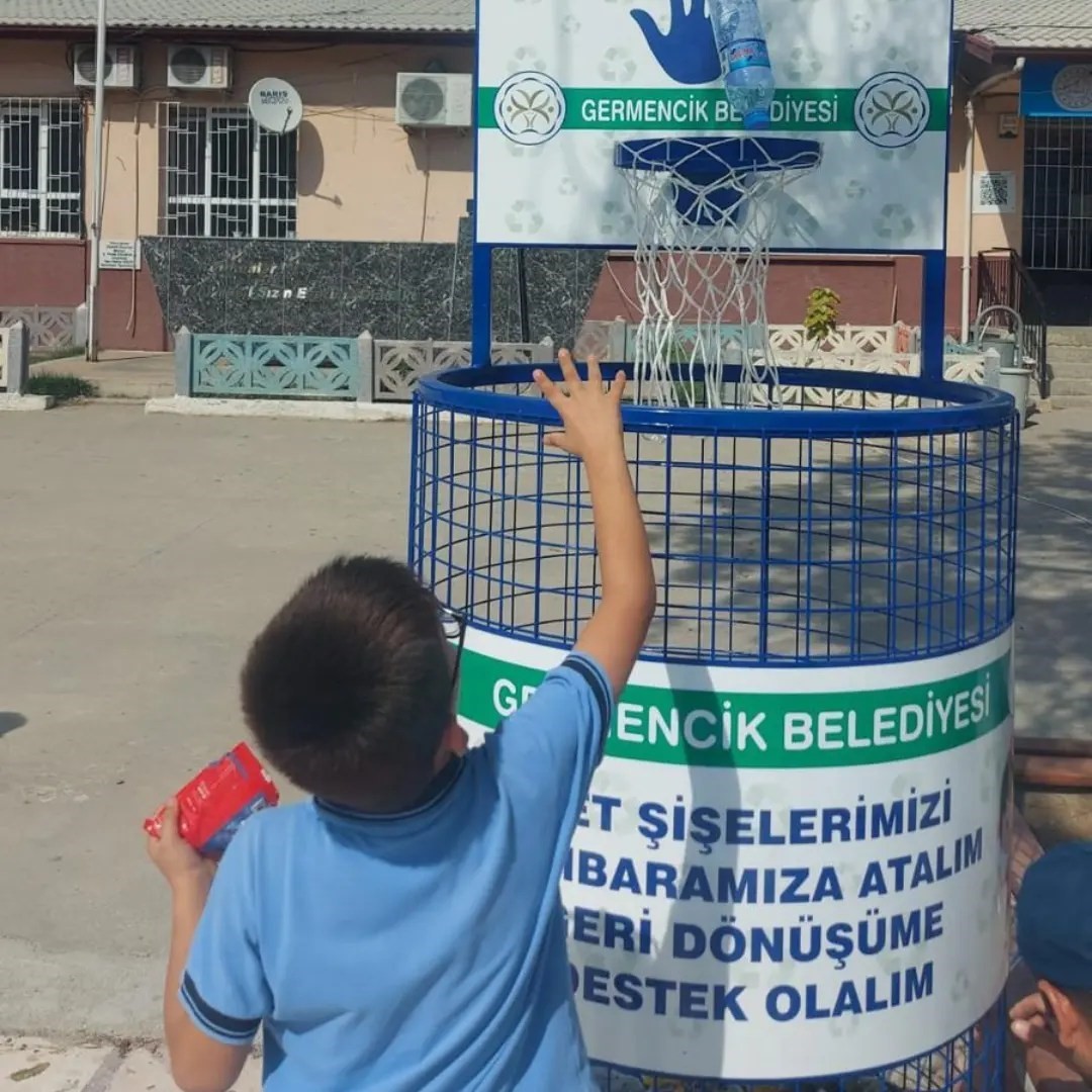 Germencik’te çocuklar atık yönetimini öğreniyor
