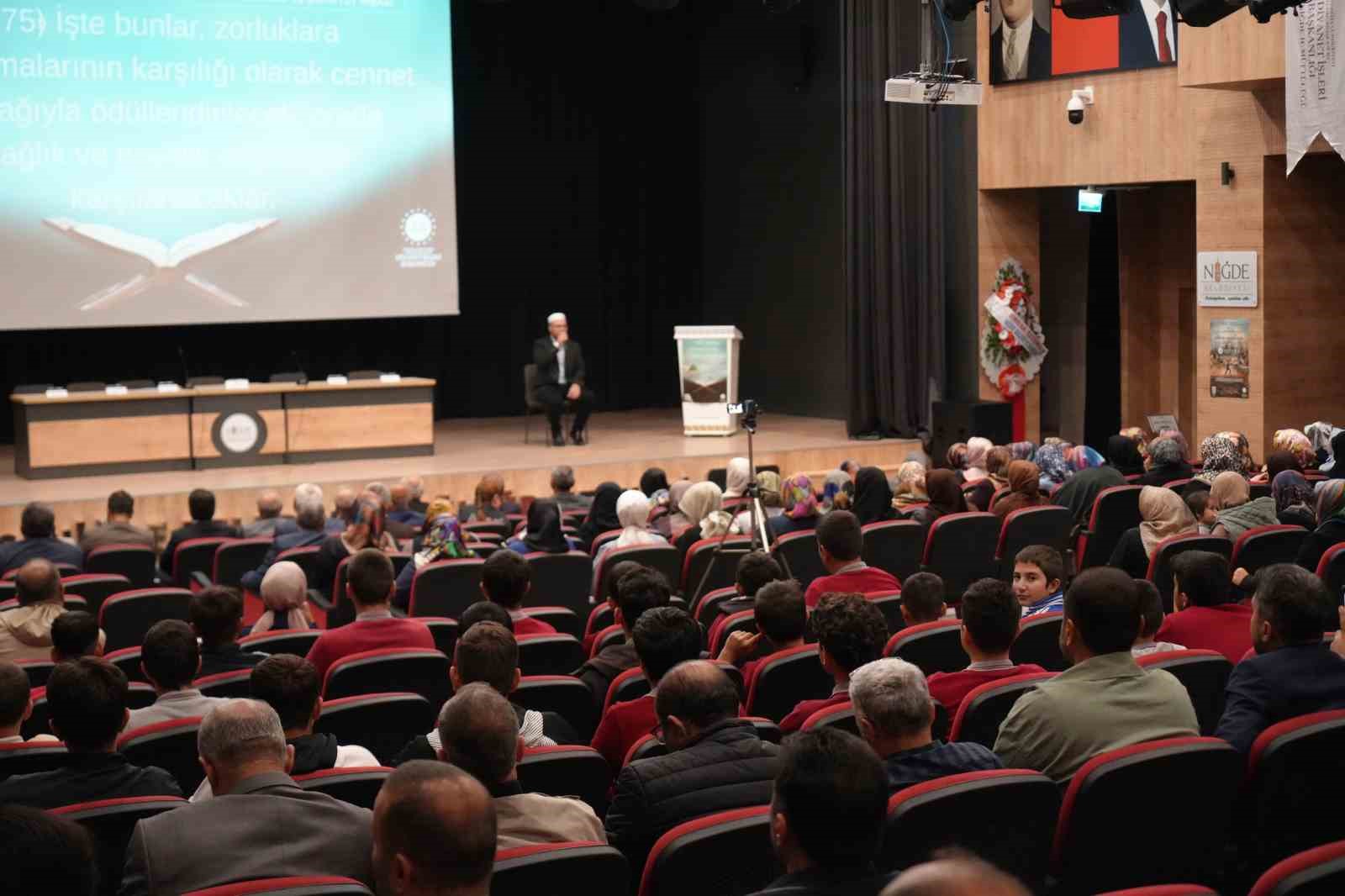 Niğde’de Camiler ve Din Görevlileri Haftası Başladı
