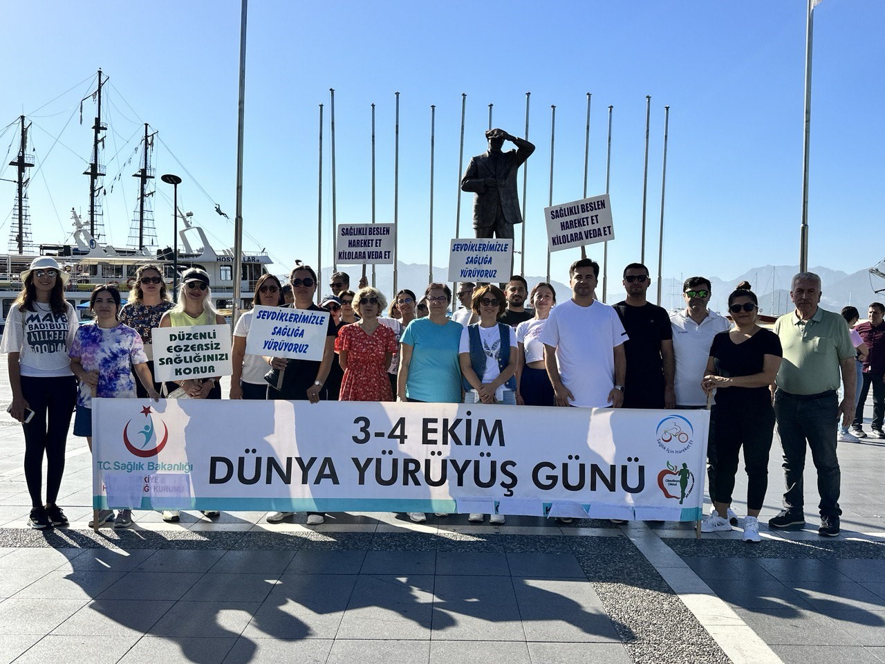 Dünya Yürüyüş Günü’nde Marmaris’te 3 kilometre yürüdüler
