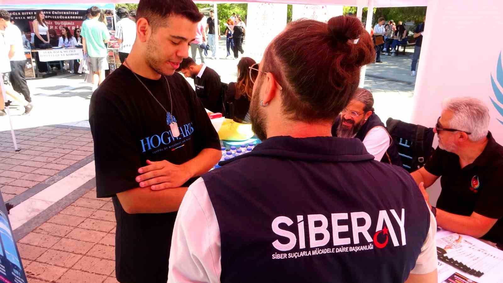 Muğla’da üniversite öğrencilerine siber güvenlik bilgilendirmesi yapıldı
