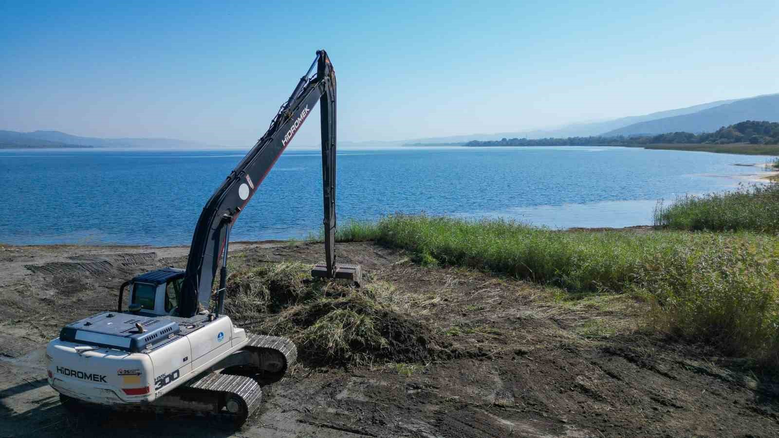 Sapanca Gölü’nü koruyacak çalışmalara bir yenisi daha eklendi: Göl havzası Büyükşehir’e emanet
