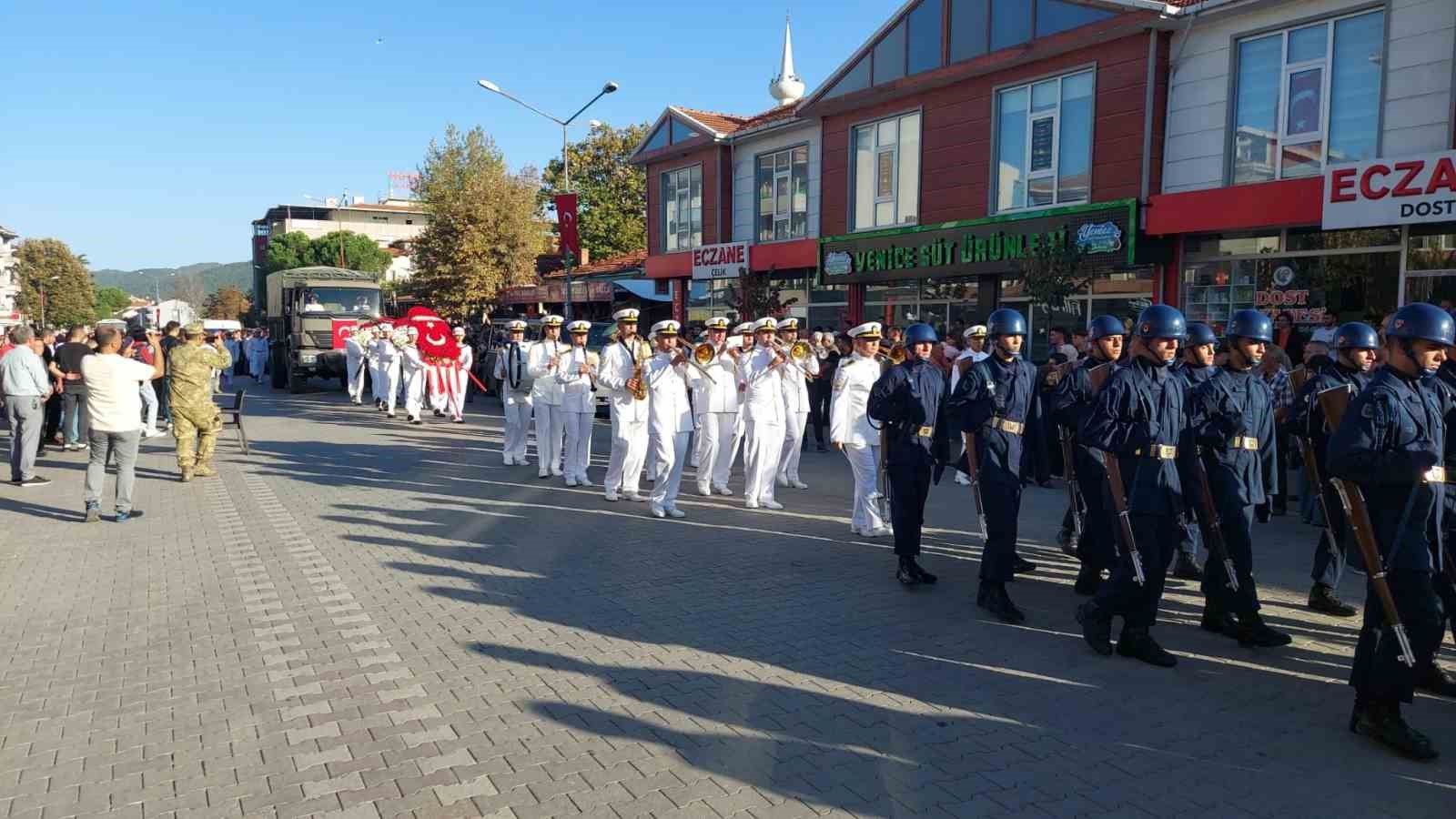 Şehit Piyade Uzman Çavuş Burak Geniş memleketi Yenice’de toprağa verildi
