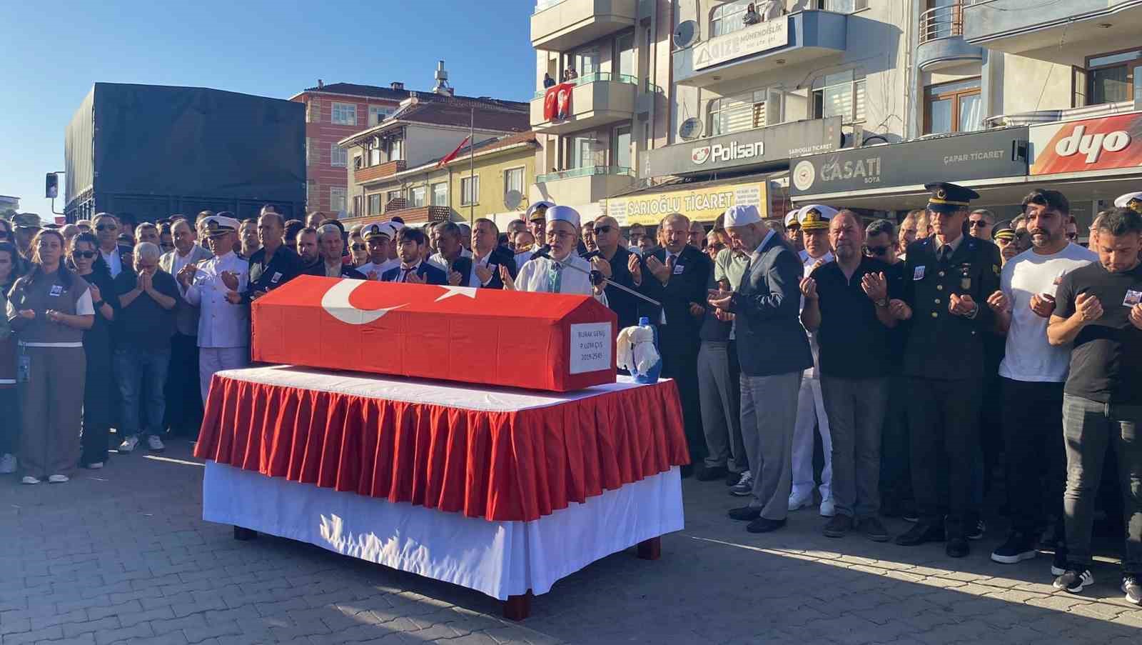 Şehit Piyade Uzman Çavuş Burak Geniş memleketi Yenice’de toprağa verildi
