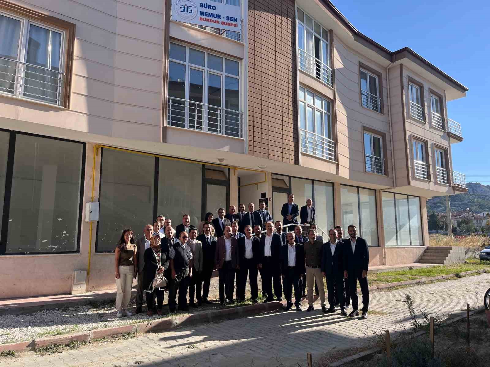 Büro Memur-Sen Burdur Şubesi hizmete açıldı
