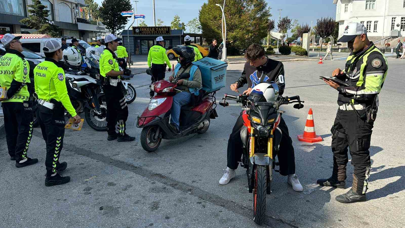 Vali Kaya, motosiklet denetimine katıldı
