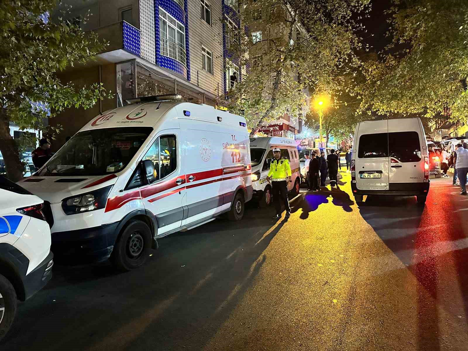 Maltepe’de liseli genç, şakalaştığı arkadaşını silahla öldürdü
