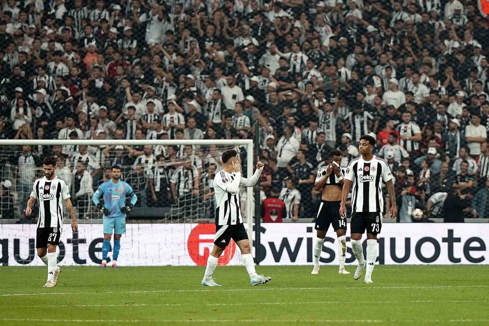 UEFA Avrupa Ligi: Beşiktaş: 0 - Eintracht Frankfurt: 2 (İlk yarı)
