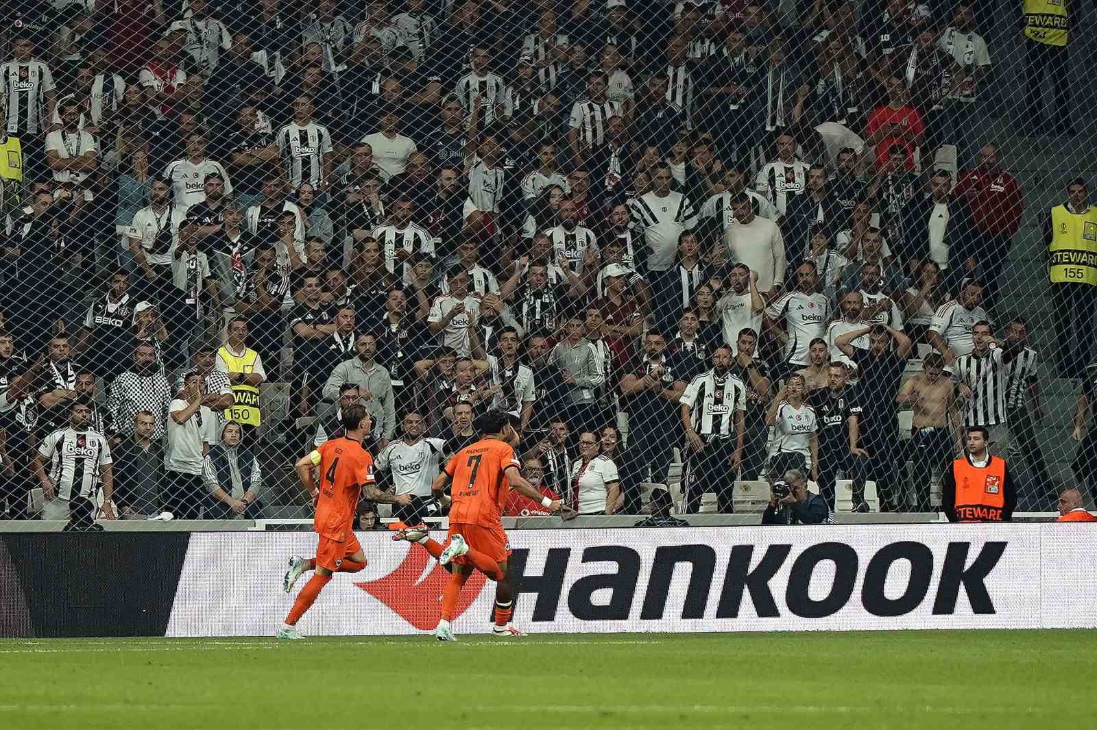 UEFA Avrupa Ligi: Beşiktaş: 0 - Eintracht Frankfurt: 2 (İlk yarı)
