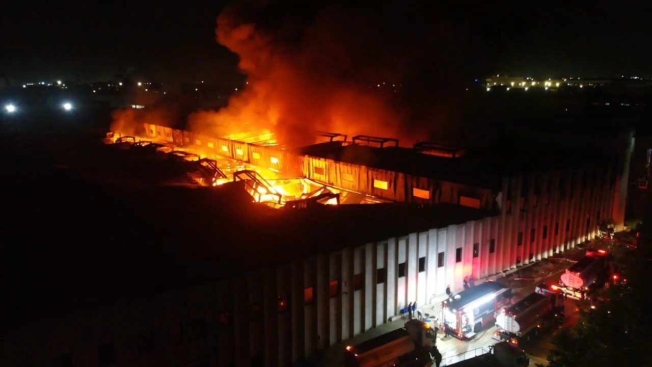 Tekirdağ’daki fabrika yangını 9 saat sonra kontrol altındı
