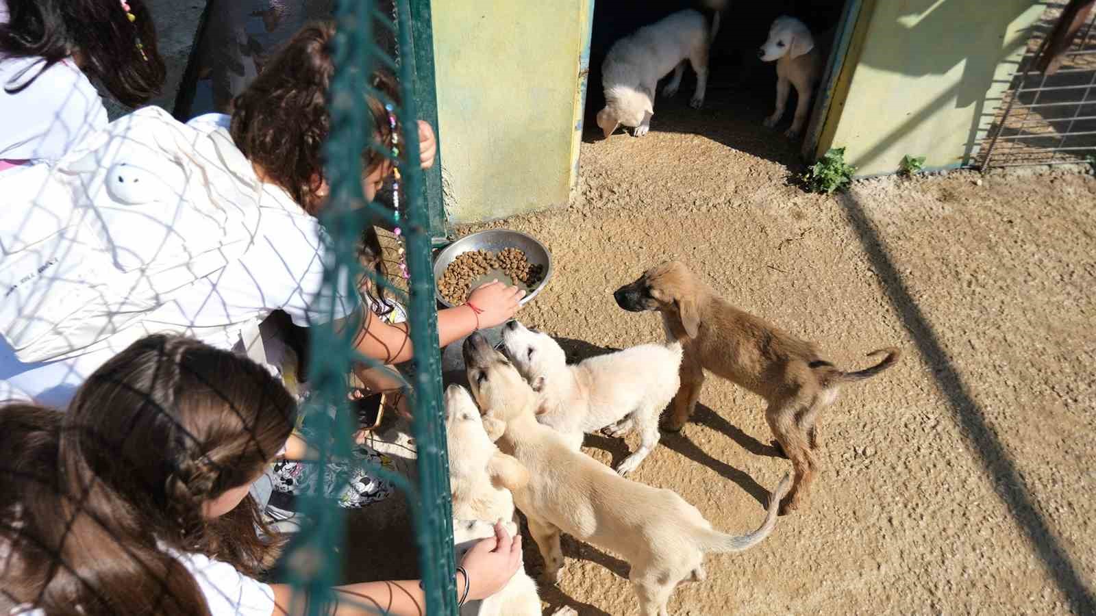 Büyükçekmece Belediyesi Çocuk Meclisi’nden anlamlı ziyaret
