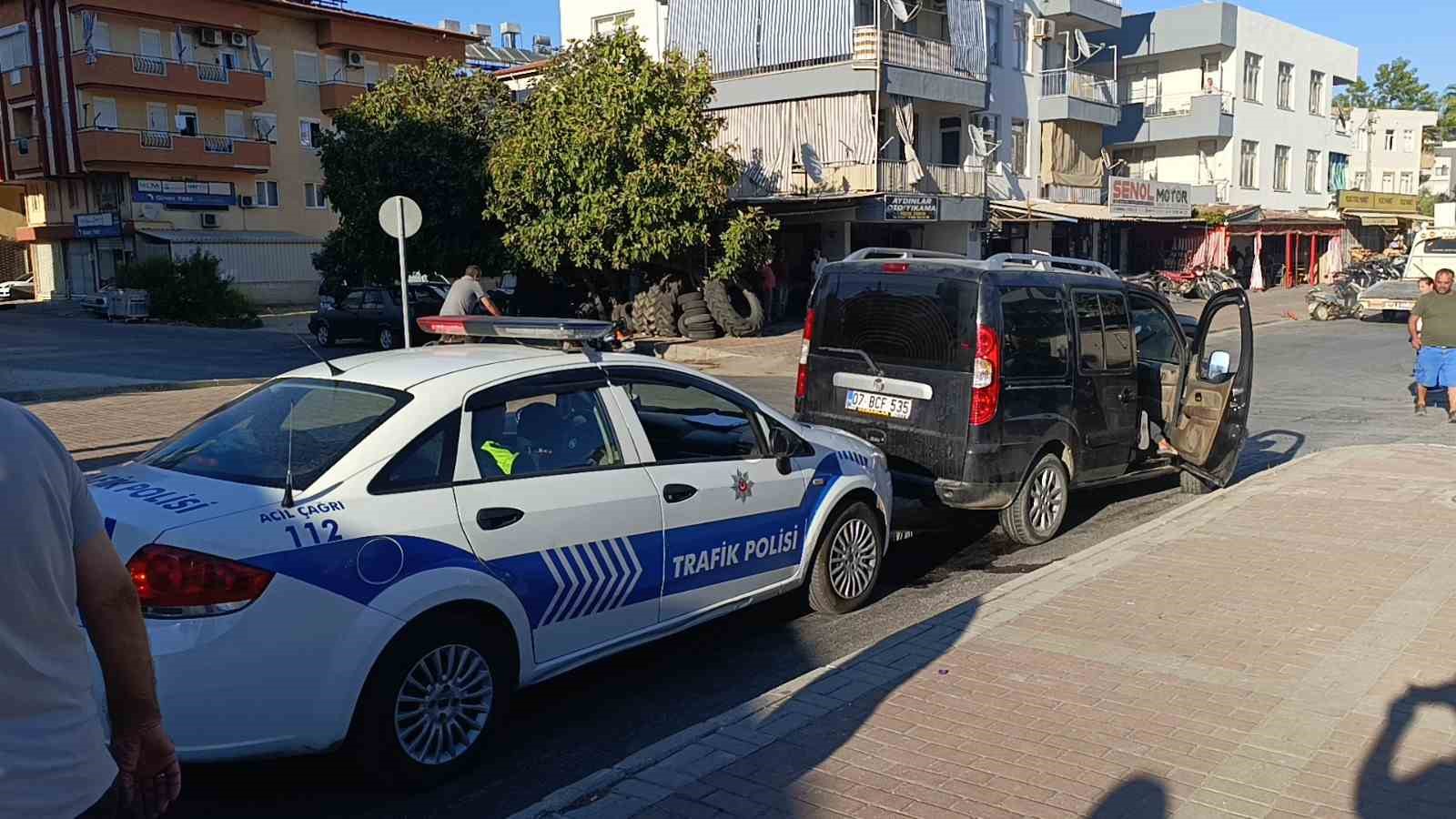 Olay yerinden kaçırılan sürücü kırık ayağının acısına dayanamayıp hastaneye gelince yakayı ele verdi
