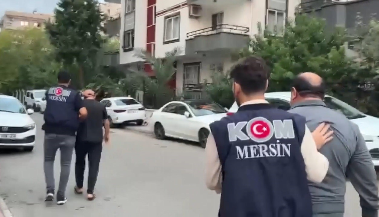 İlaçları çamaşır makinasına saklayan şebekeye operasyon: 19 gözaltı
