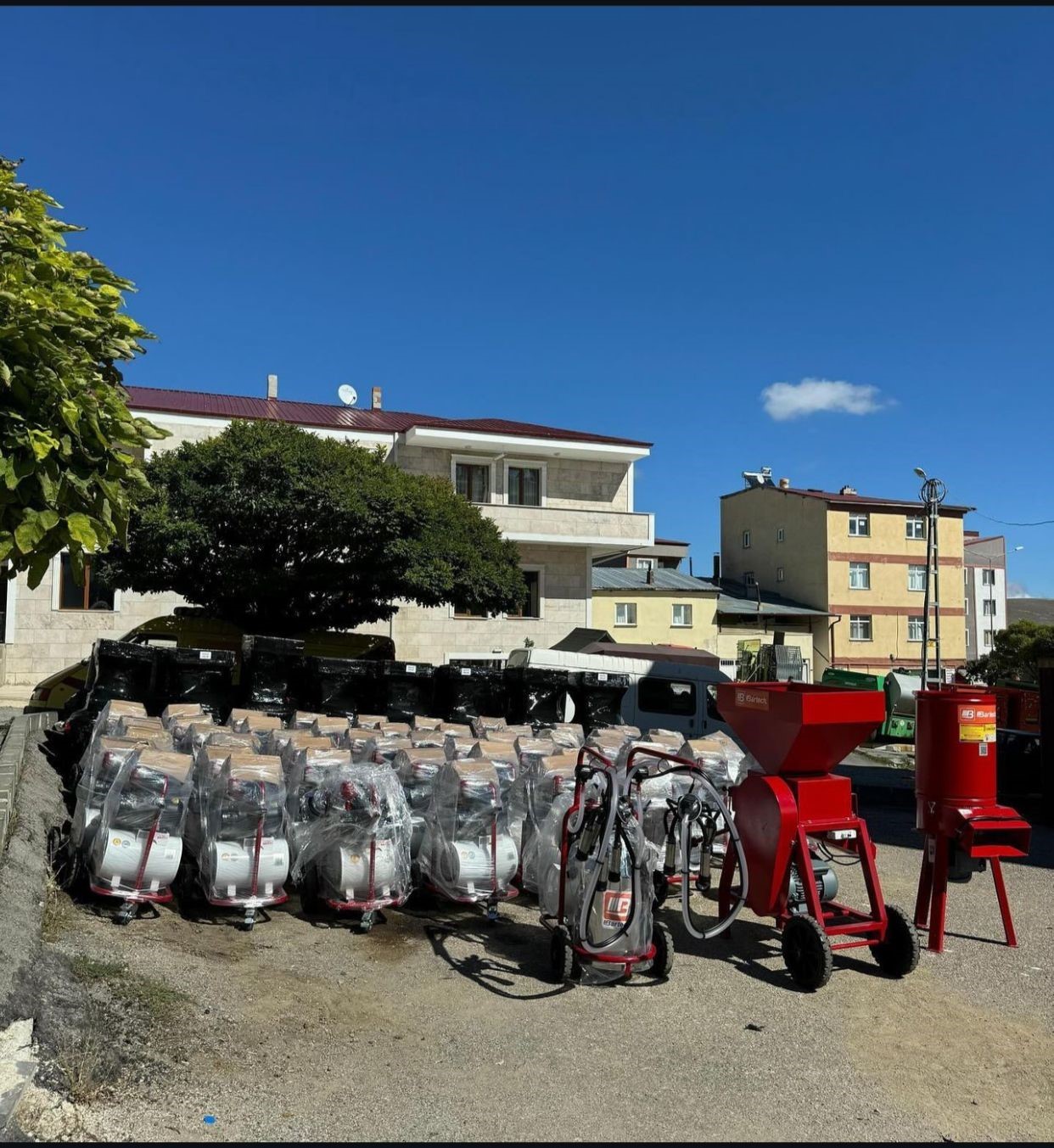 Demirözü çiftçisine tarım aletleri ücretsiz bir şekilde dağıtılacak
