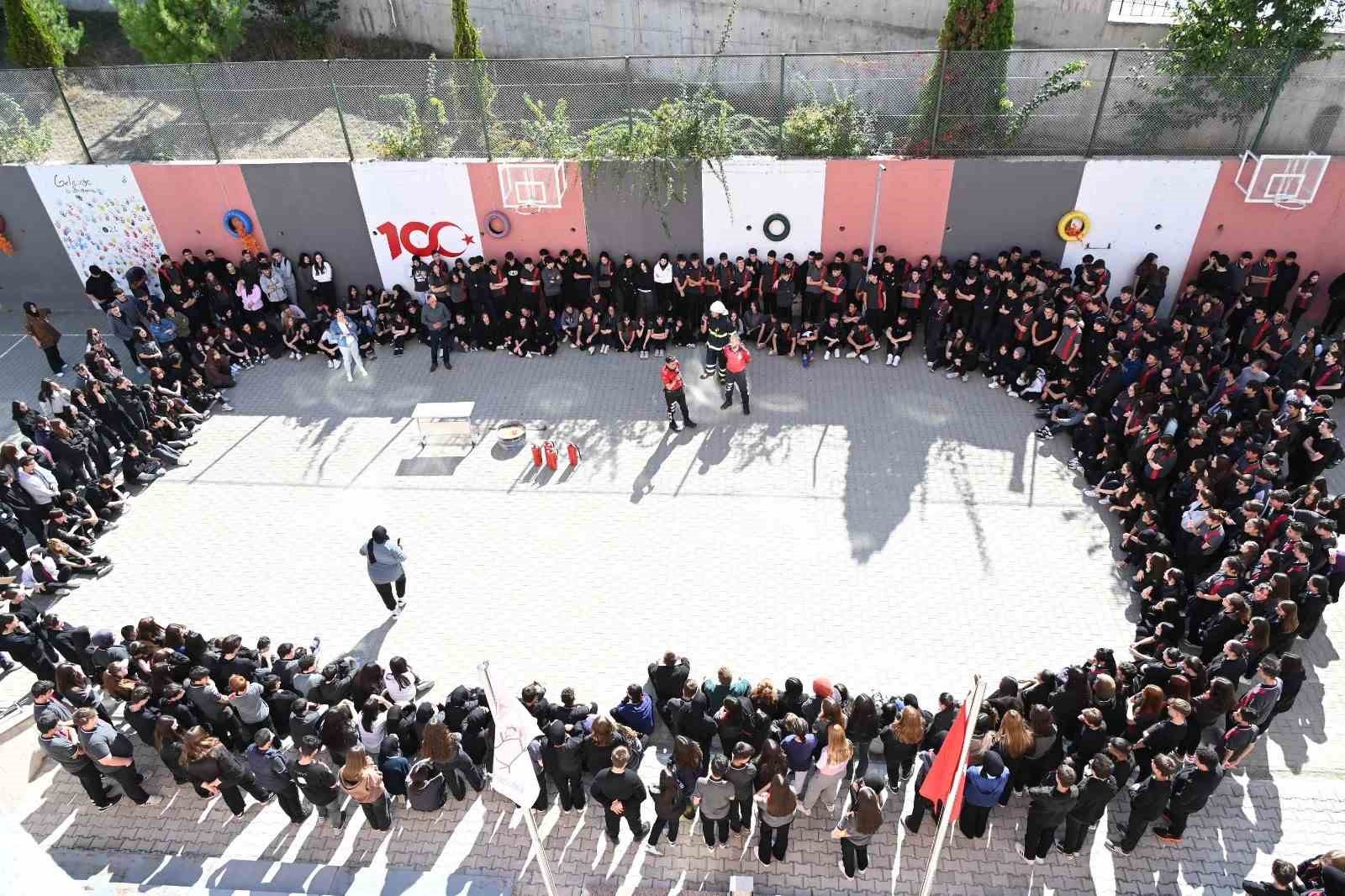 Bozüyük’te Anadolu Lisesi öğrencilerine yangın eğitimi
