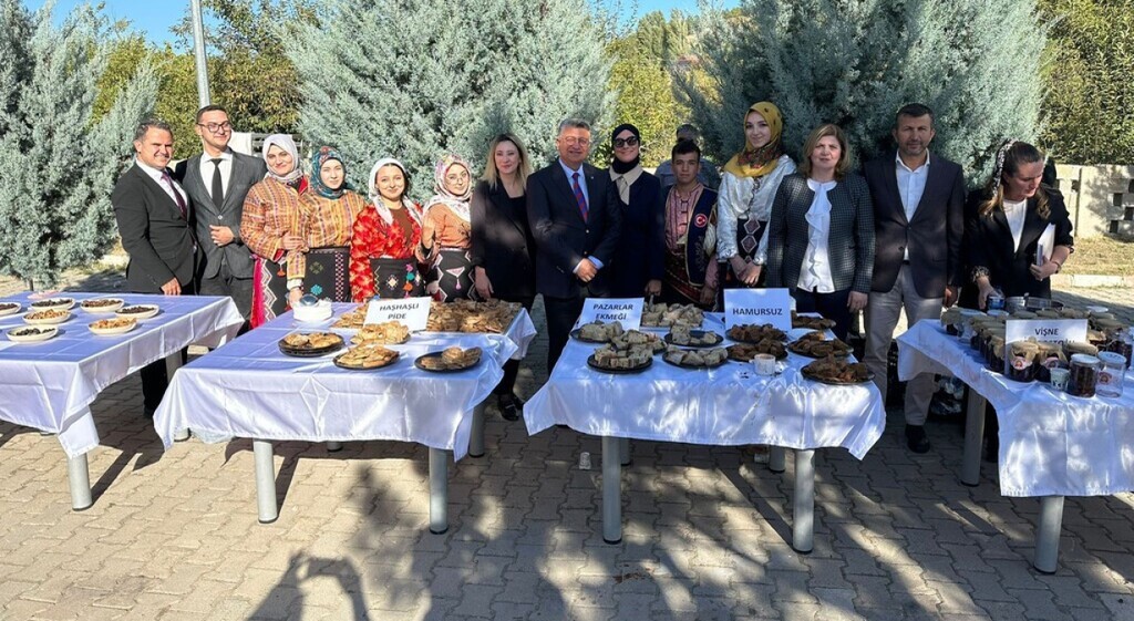 DPÜ Pazarlar MYO’da Yöresel Gıdalar Çalıştayı
