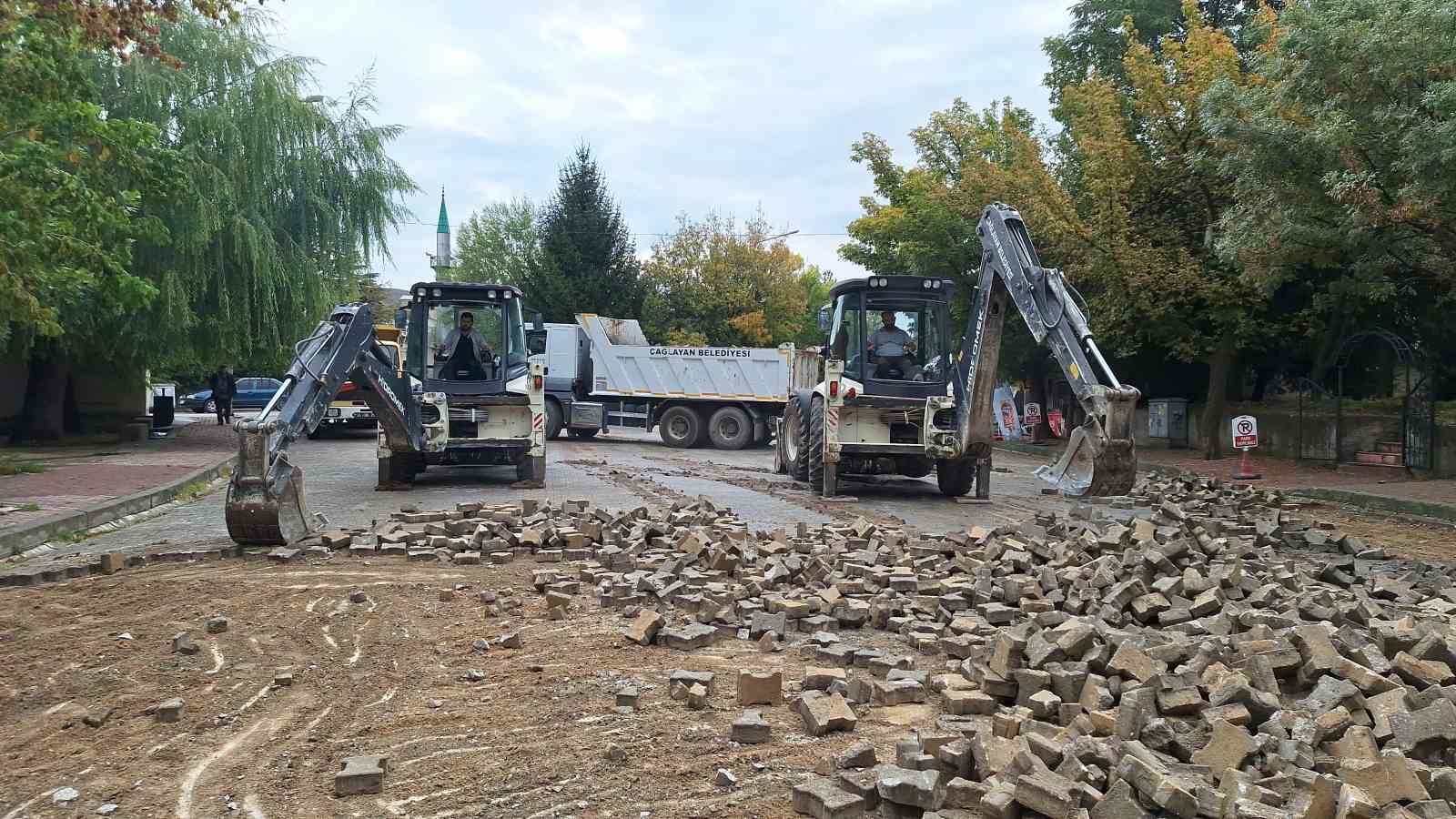 Erzincan’da en çok turistin ağırlandığı beldenin yolu asfaltlanıyor
