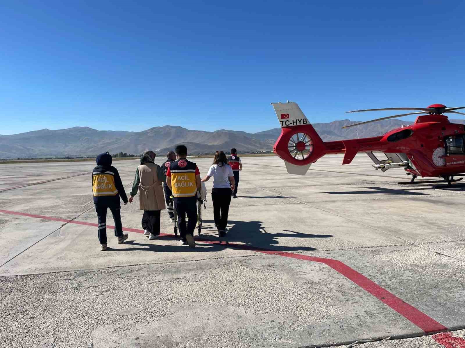 Ambulans helikopter Damla bebek için havalandı
