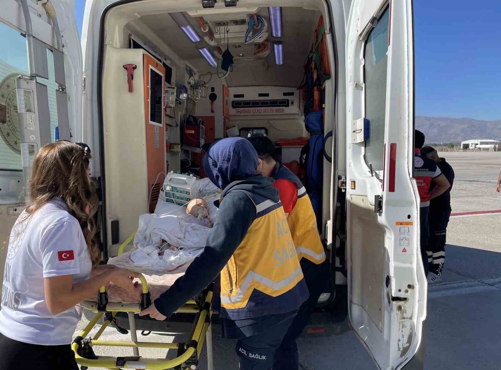 Ambulans helikopter Damla bebek için havalandı
