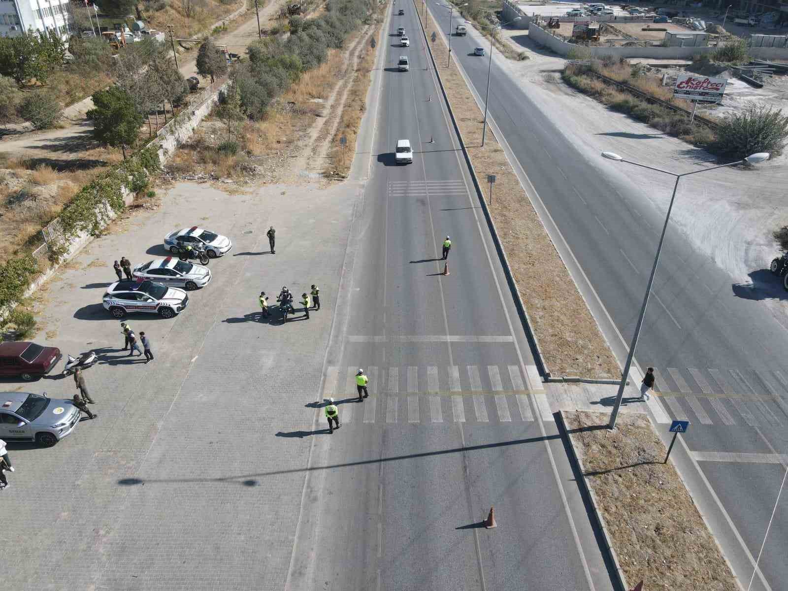 Çine’de motosiklet sürücüleri denetlendi
