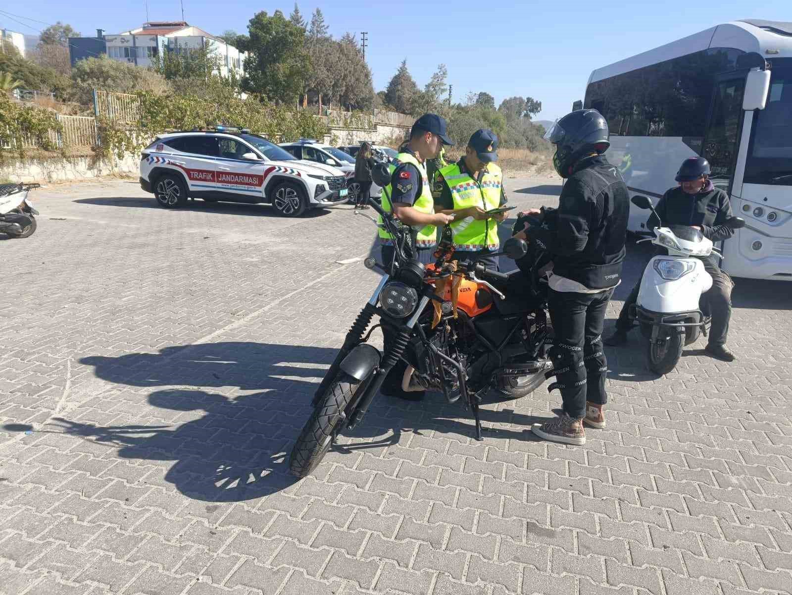 Çine’de motosiklet sürücüleri denetlendi
