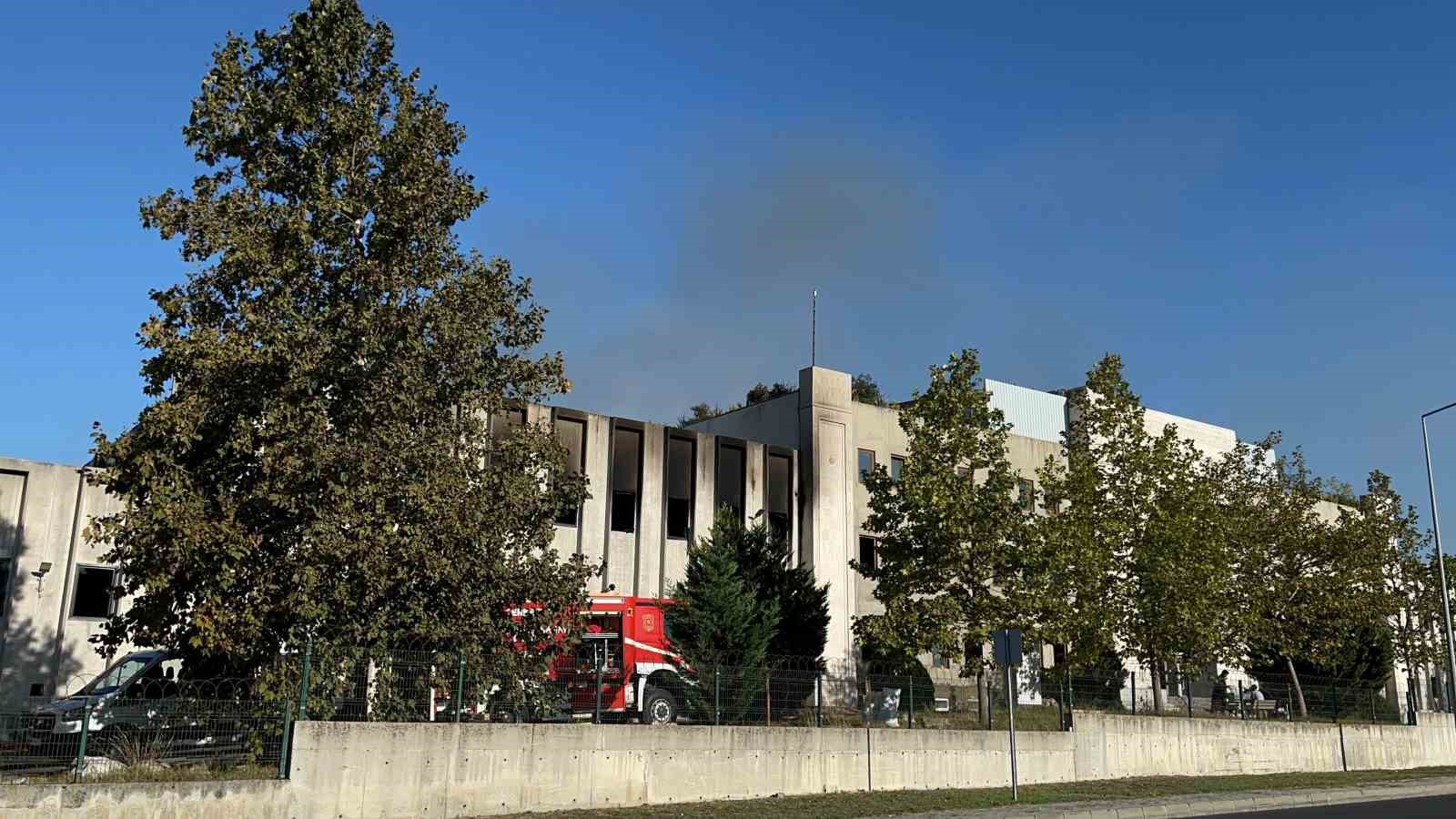 Tekirdağ’da yanan fabrikada büyük hasar meydana geldi
