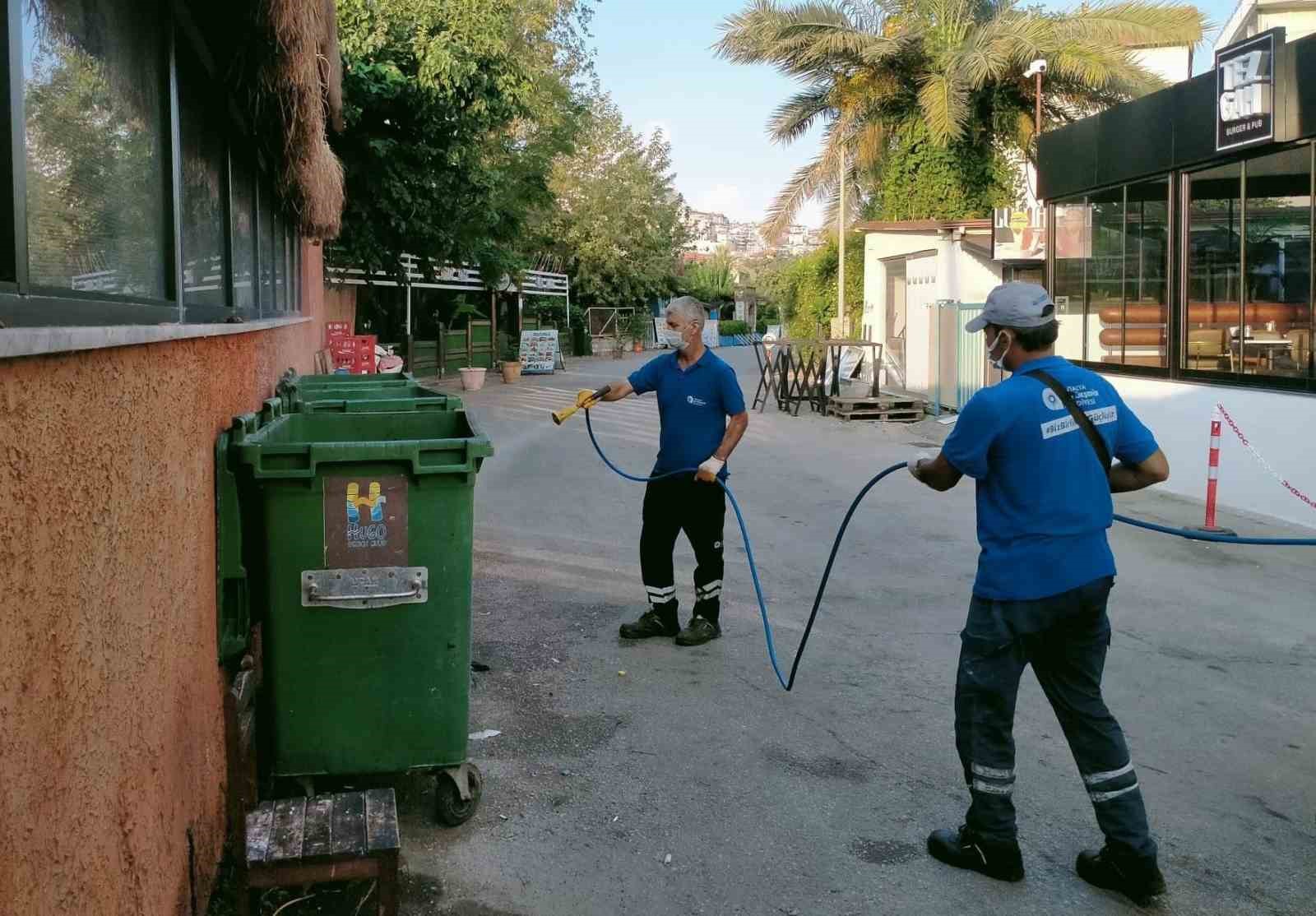 Büyükşehir’in sinek timleri Alanya sokaklarında
