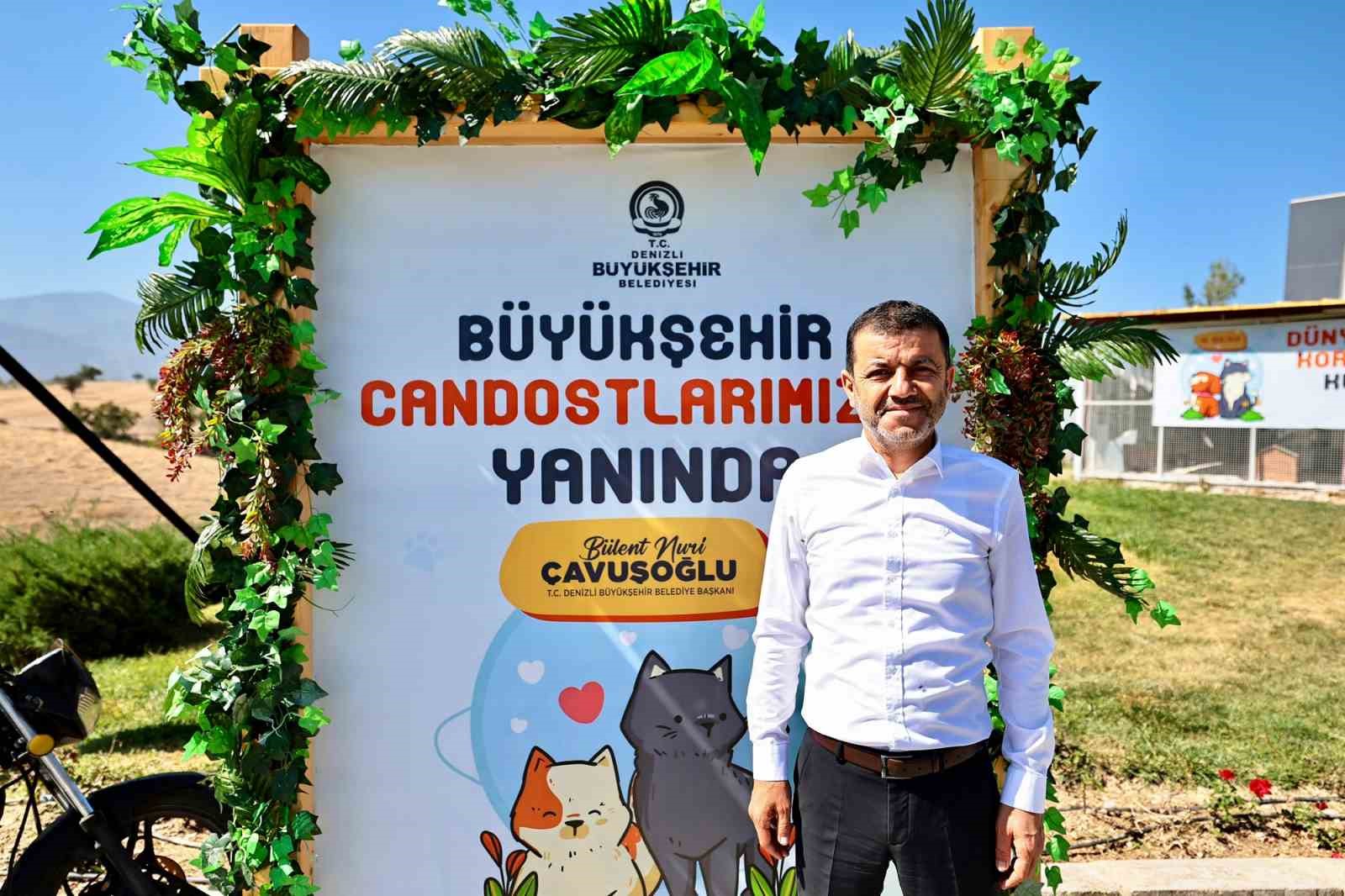 Başkan Çavuşoğlu can dostları unutmadı
