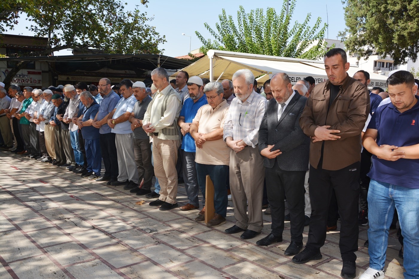 Müftü Ceyhan son yolculuğuna uğurlandı
