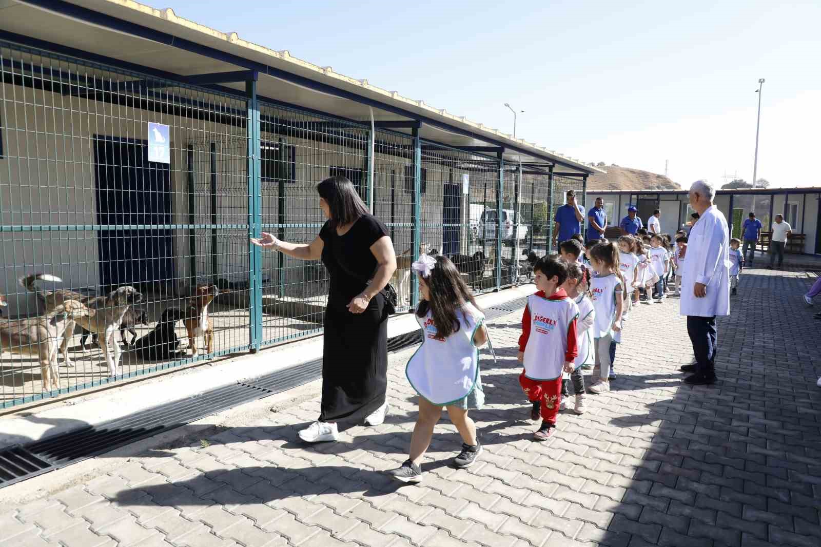 Başkan Çerçioğlu, hayvanları koruma gününde minik öğrencilere can dostlar sevgisini aşıladı
