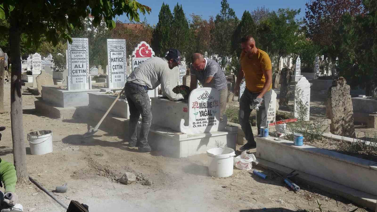 Müslüme’nin mezar taşları yenilendi
