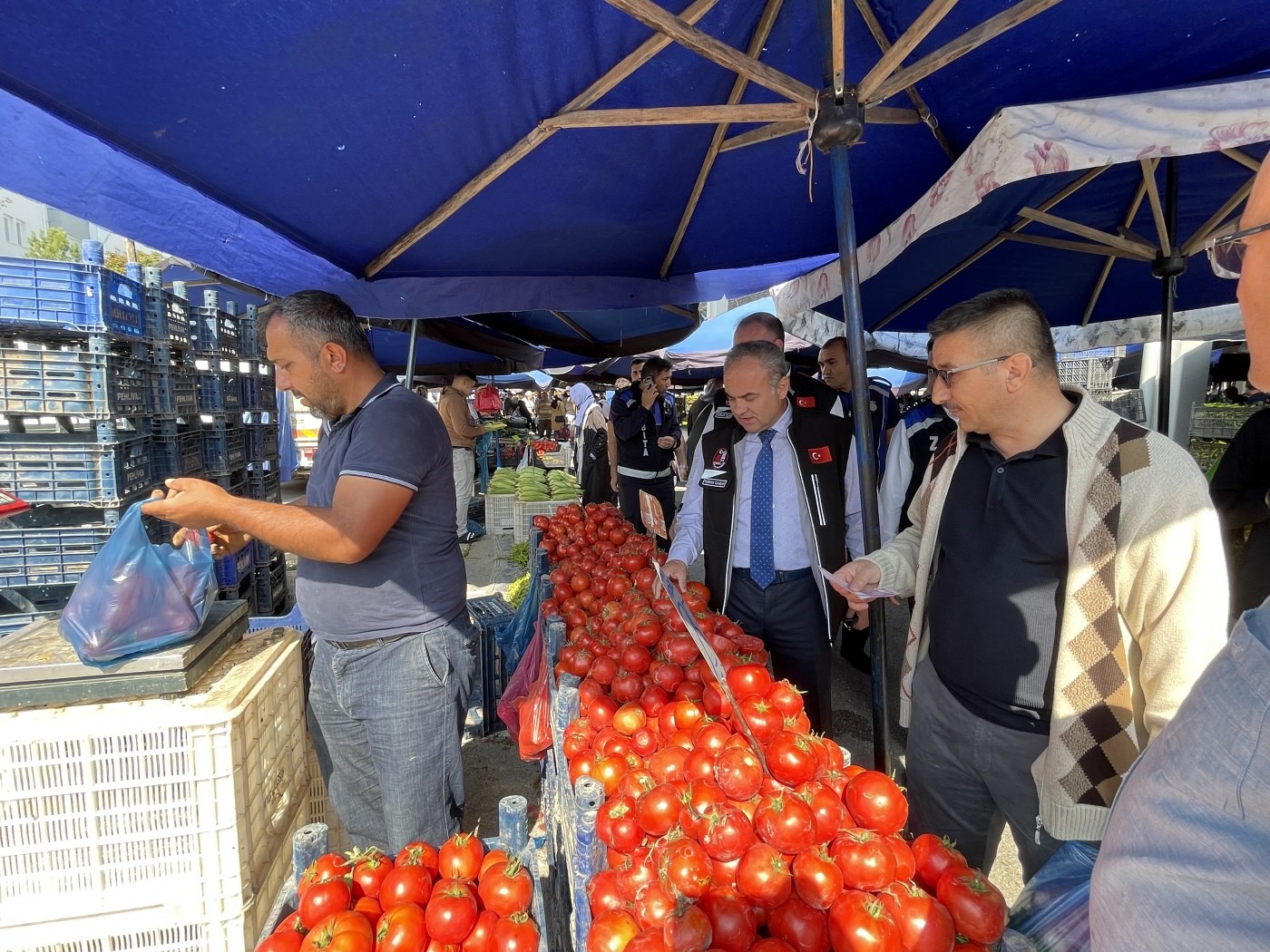 Zabıta ekiplerinin pazar denetimler sürüyor
