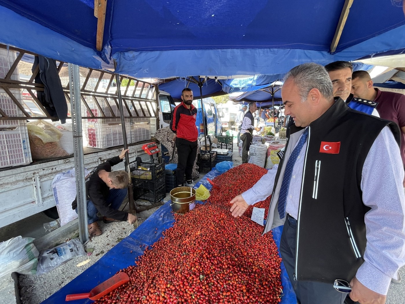 Zabıta ekiplerinin pazar denetimler sürüyor
